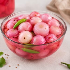 sirka pyaaz (pickled onions)